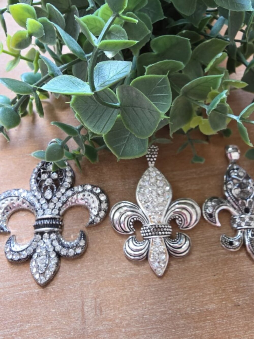 Fleur de Lis Rhinestone Charm Pendant Lot Set of 3 Silver Tone Crystal Louisiana - Picture 5 of 5